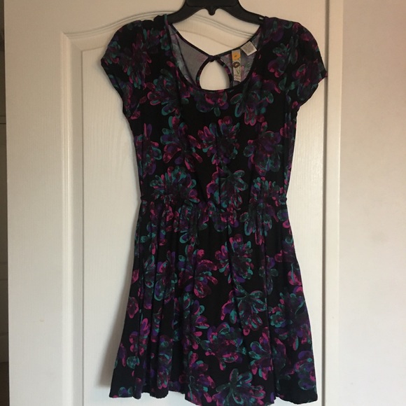 Short Sleeve Tunic Dress Pockets - Picture 3 of 4